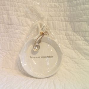 Mud Pie "In Queso Emergency" skillet